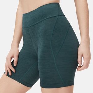 NWOT Outdoor Voices 7” Core Shorts Evergreen